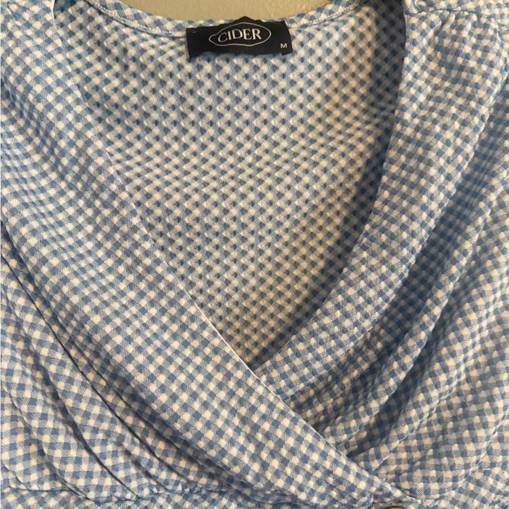 Cider Light Blue and White Gingham Wrap Crop Check Top size medium - Picture 4 of 8
